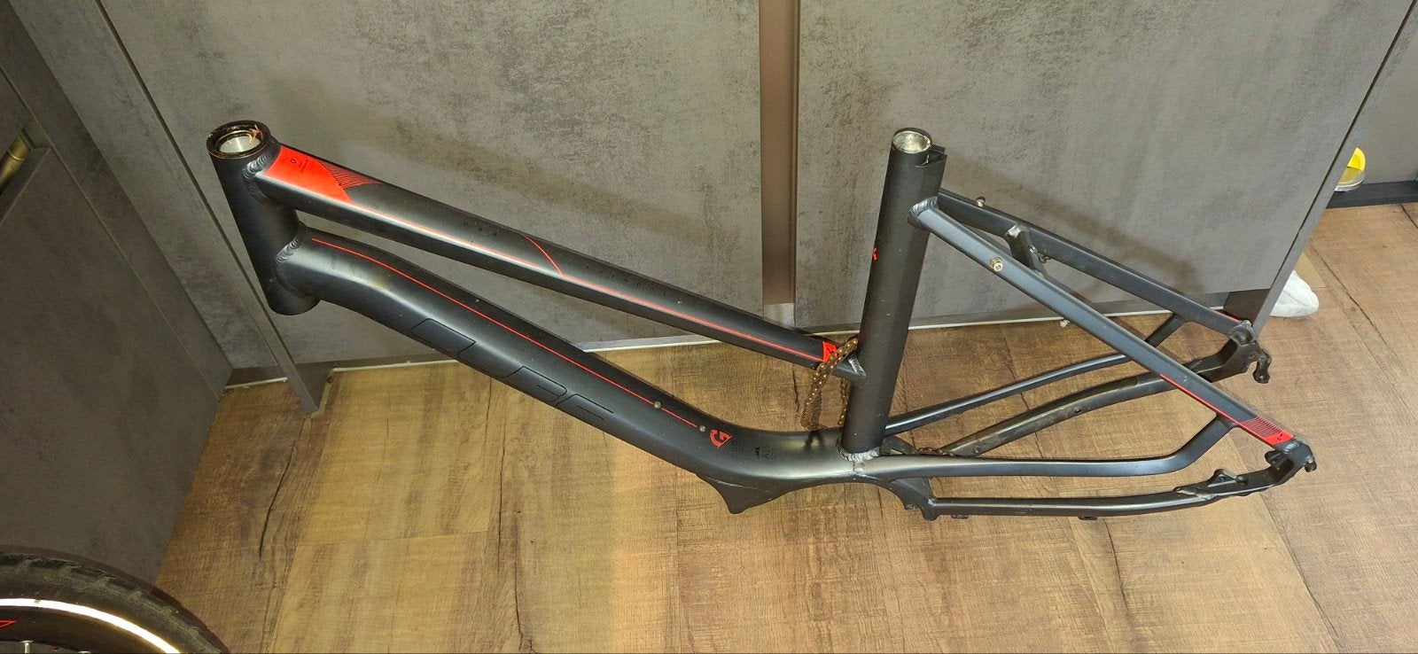 Frame en 2 wielen van een elektrische fiets, Ophalen, Gebruikt