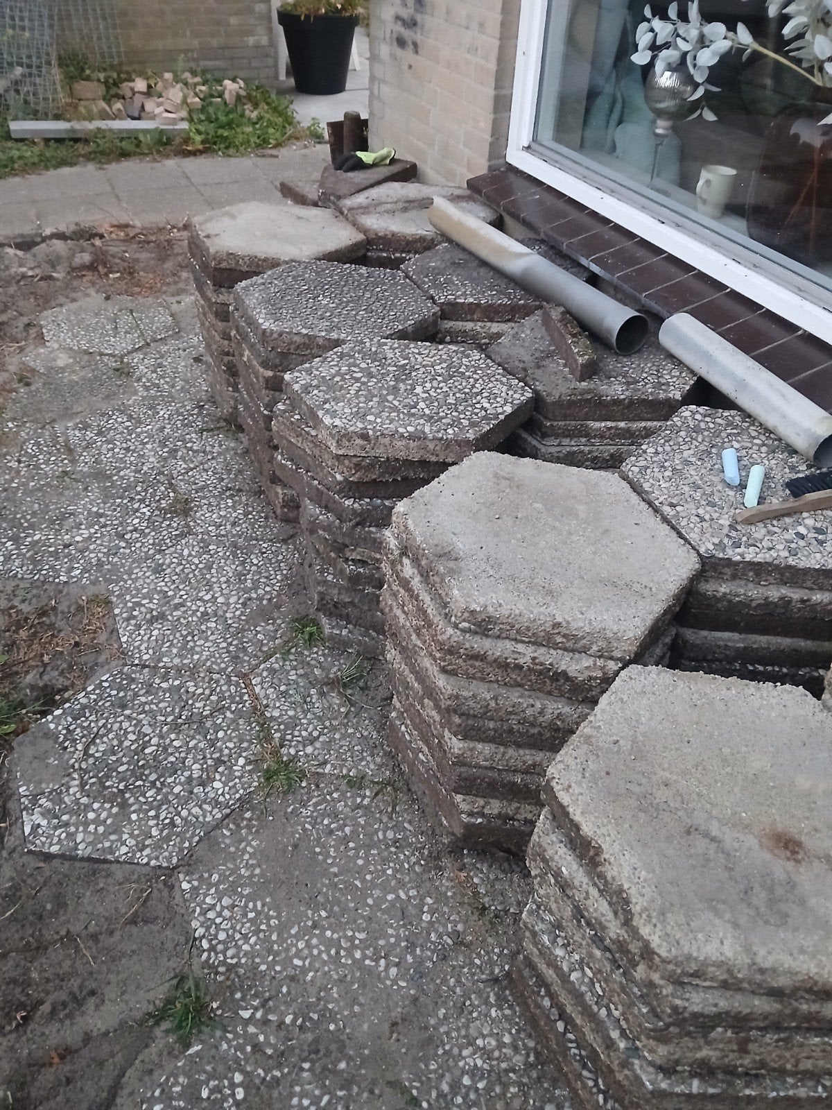 Nog 60 zeshoekige grindtegels gratis op te halen, Ophalen, Gebruikt, 10 m² of meer, Grind