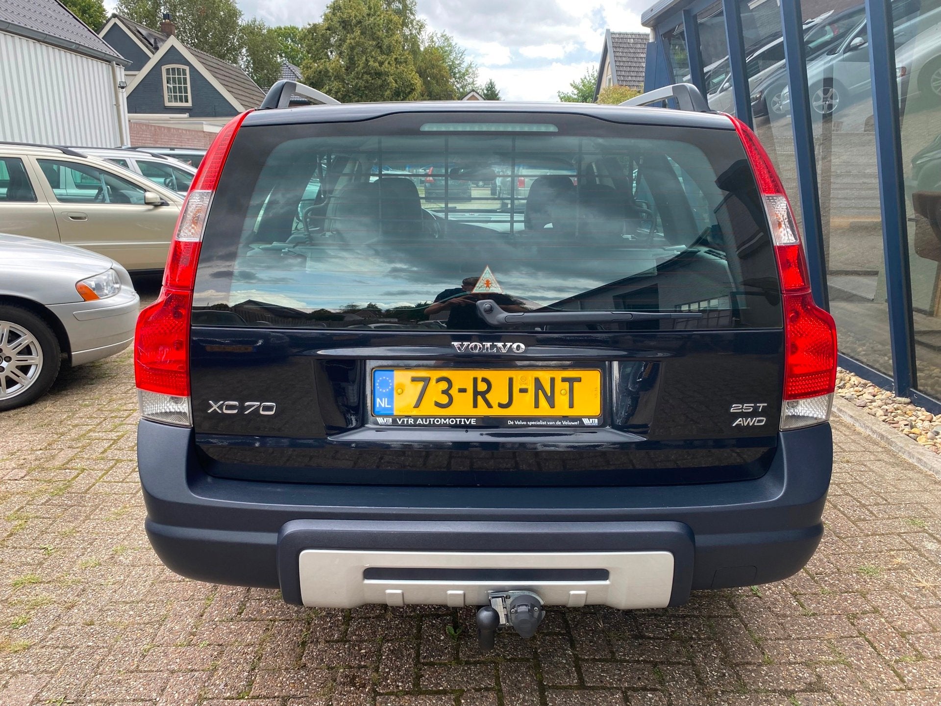 Volvo XC70 2.5 T Momentum AWD Automaat NL Auto, Automaat, Zwart, XC70, Vierwielaandrijving
