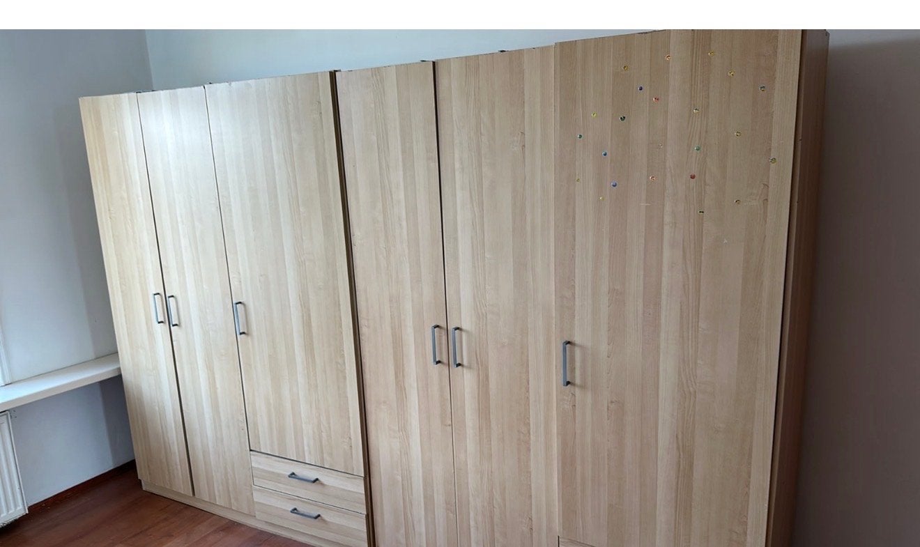 Twee ruime kledingkasten - licht hout, Huis en Inrichting, Ophalen, 200 cm of meer, 150 tot 200 cm, Met lade(s)