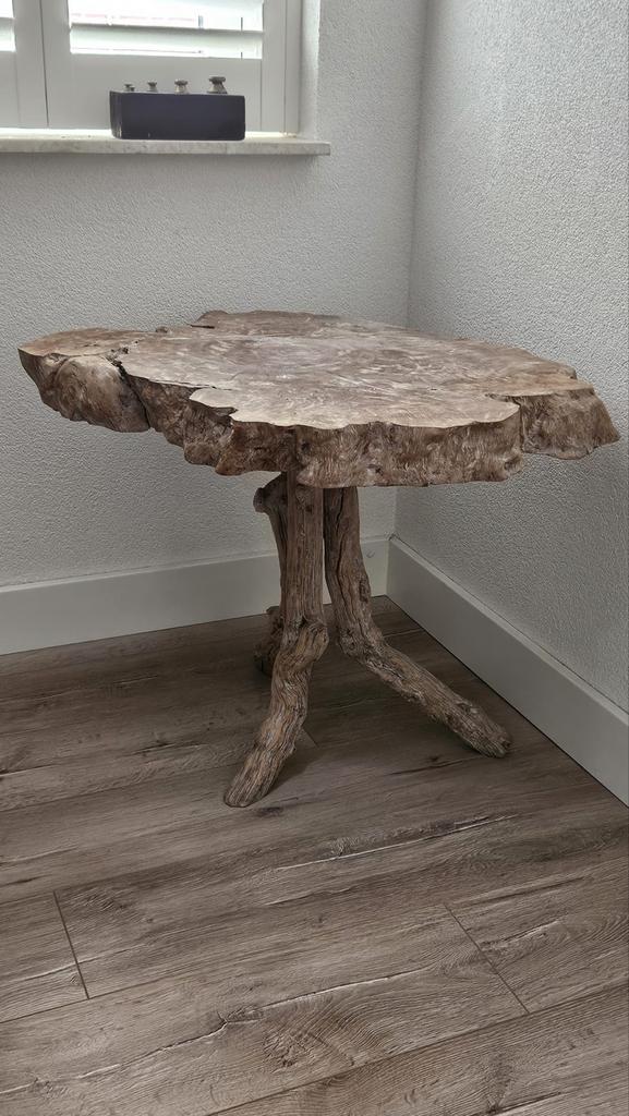 Unieke bijzettafel van boomstam - rustiek hout, Huis en Inrichting, Tafels | Salontafels, Ophalen, 50 tot 75 cm, 50 tot 100 cm