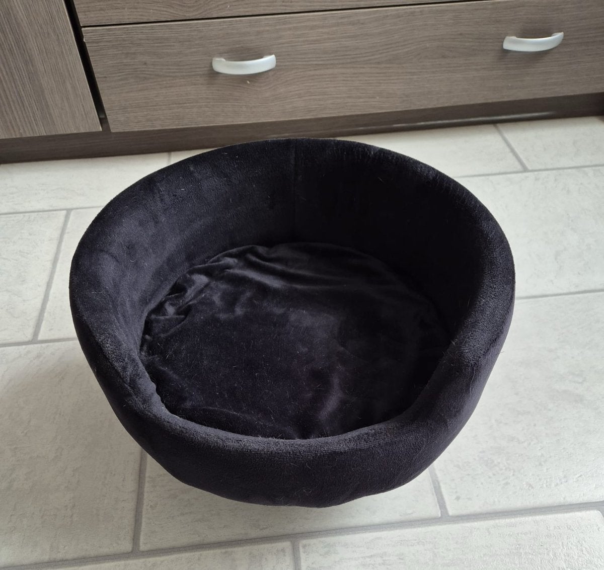 Chique zwarte dierenmand  op gouden pootjes, Dieren en Toebehoren, Kattenmanden, Ophalen, Zo goed als nieuw, Pluche