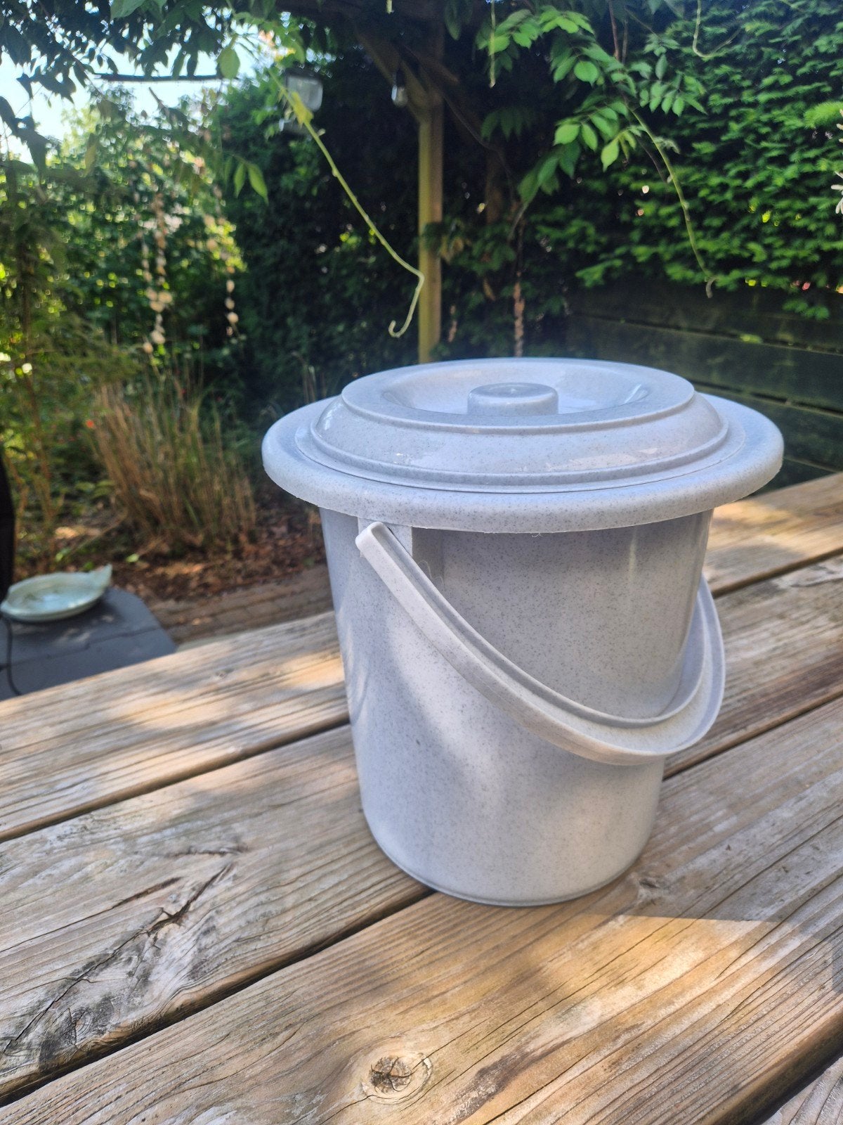 CURVER toiletemmer / plasemmer 10 L met deksel, Ophalen of Verzenden, Zo goed als nieuw