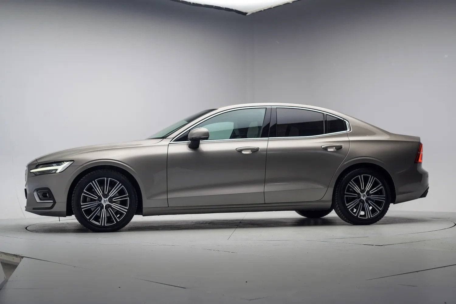 Volvo S60 2.0 B3 163pk Inscription Aut. [ LED Navi Apple/And, Auto's, Volvo, Automaat, 4 cilinders, 1969 cc, S60