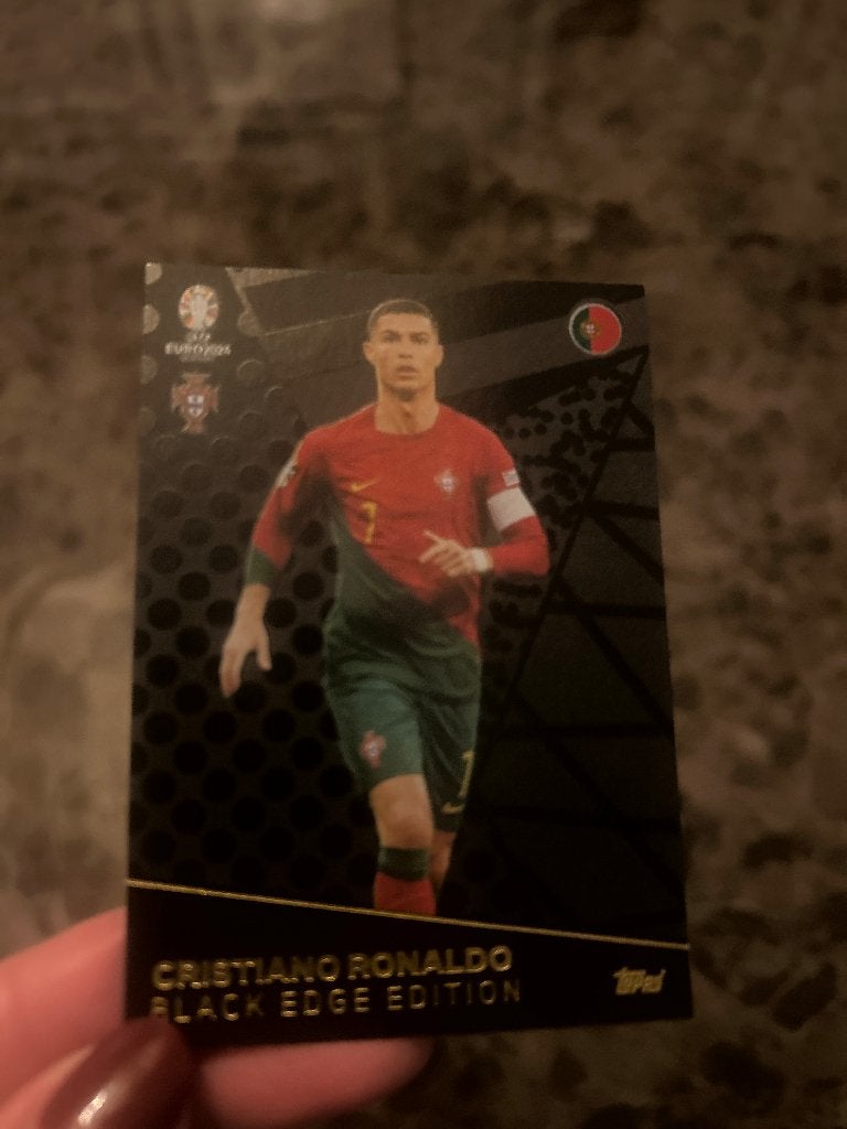 Cristiano Ronaldo black edge edition voetbalplaatje, Ophalen of Verzenden, Zo goed als nieuw, Buitenlandse clubs
