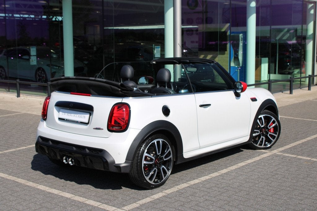 MINI Cabrio John Cooper Works Automaat / Sportstoelen / Comf, Auto's, Mini, 1998 cc, 232 pk, Gebruikt, 4 stoelen
