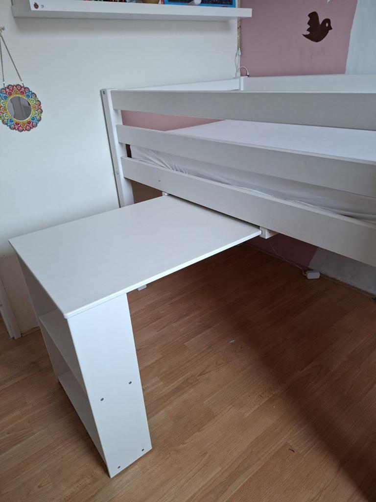 Wit hoogslaper bed met uitschuifbaar bureau en kast, Ophalen, Gebruikt, 90 cm, Wit