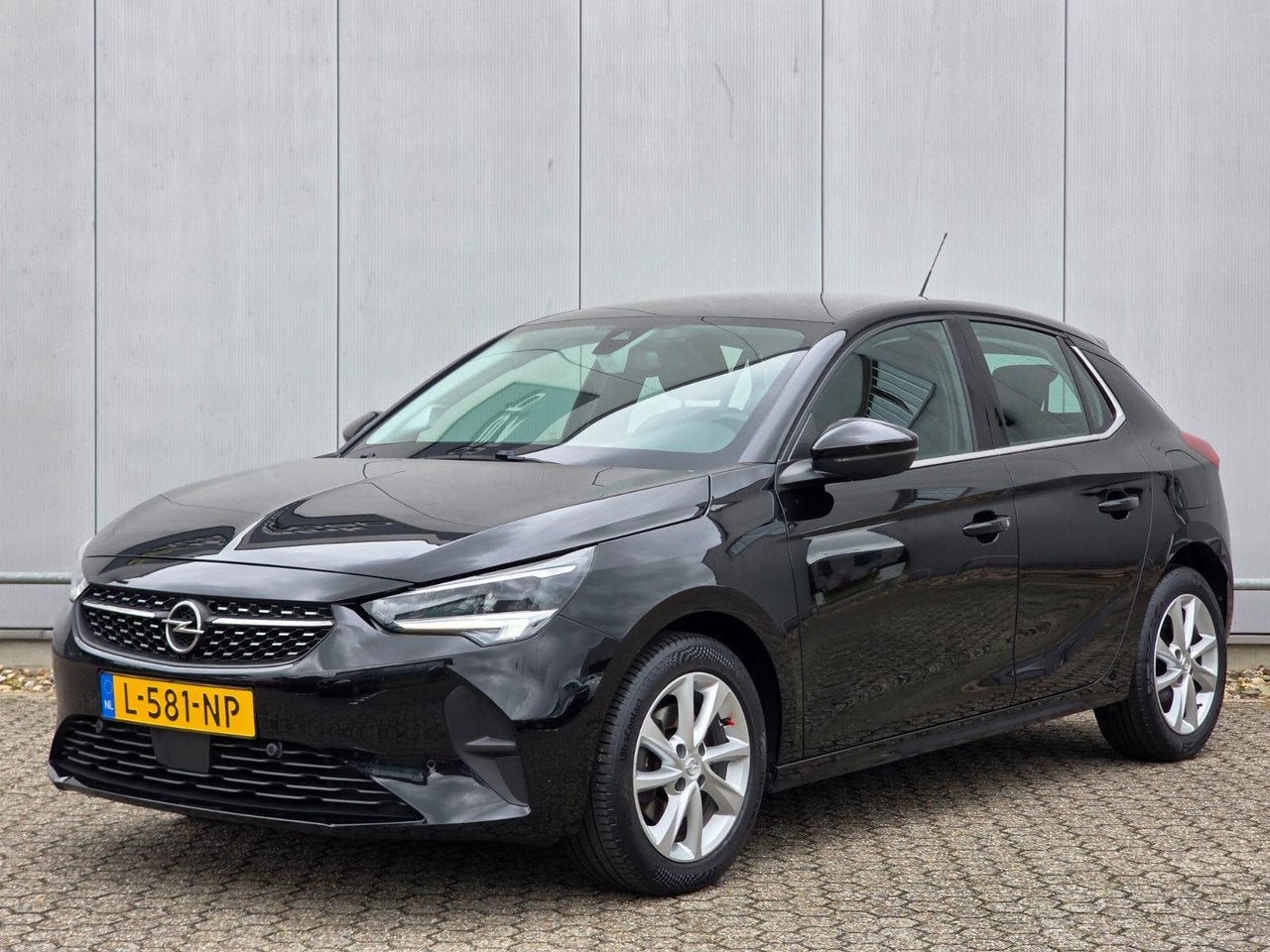 Opel Corsa 100pk Elegance Pakeercamera | Carplay / Android A, Voorwielaandrijving, Gebruikt, Handgeschakeld, 3 cilinders