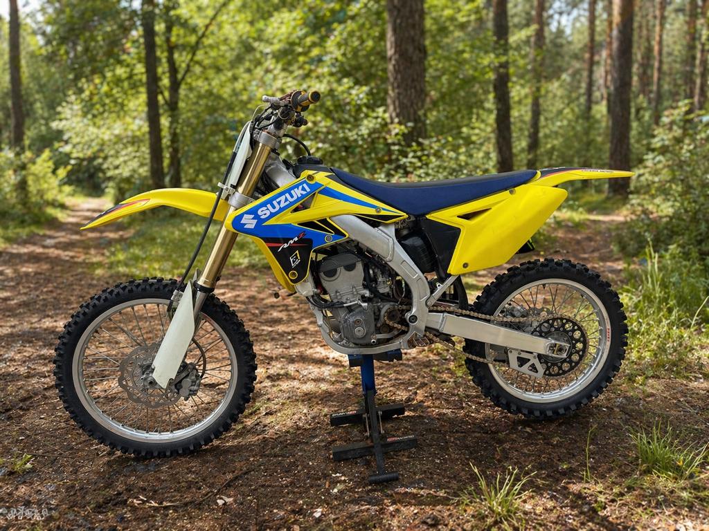 Crossmotor Suzuki RM-Z 250 (2008) 250cc top staat