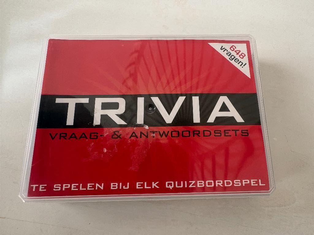 Trivia vraag- en antwoordenset (rood), Hobby en Vrije tijd, Gezelschapsspellen | Bordspellen, Ophalen of Verzenden, Zo goed als nieuw