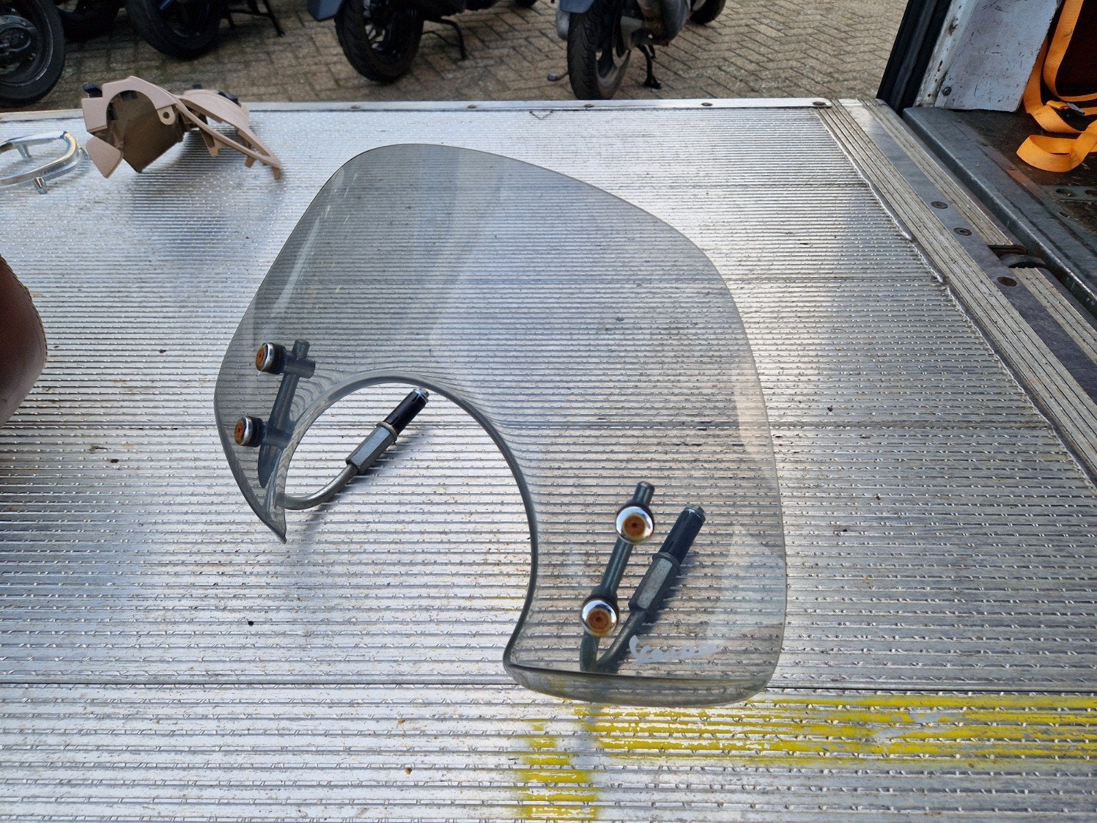 laag windscherm voor Vespa GTS 300, Ophalen