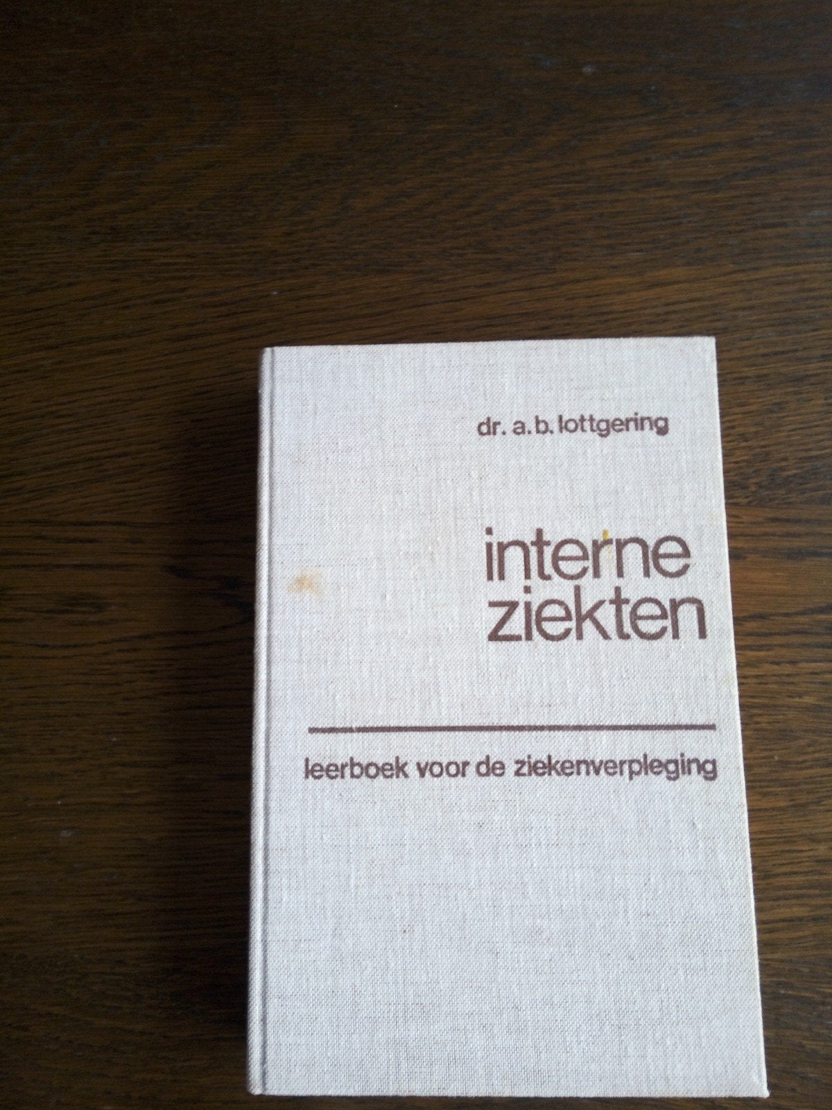 Interne Ziekten - Leerboek voor de Ziekenverpleging, Boeken, Gelezen, Ophalen of Verzenden, MBO, Beta