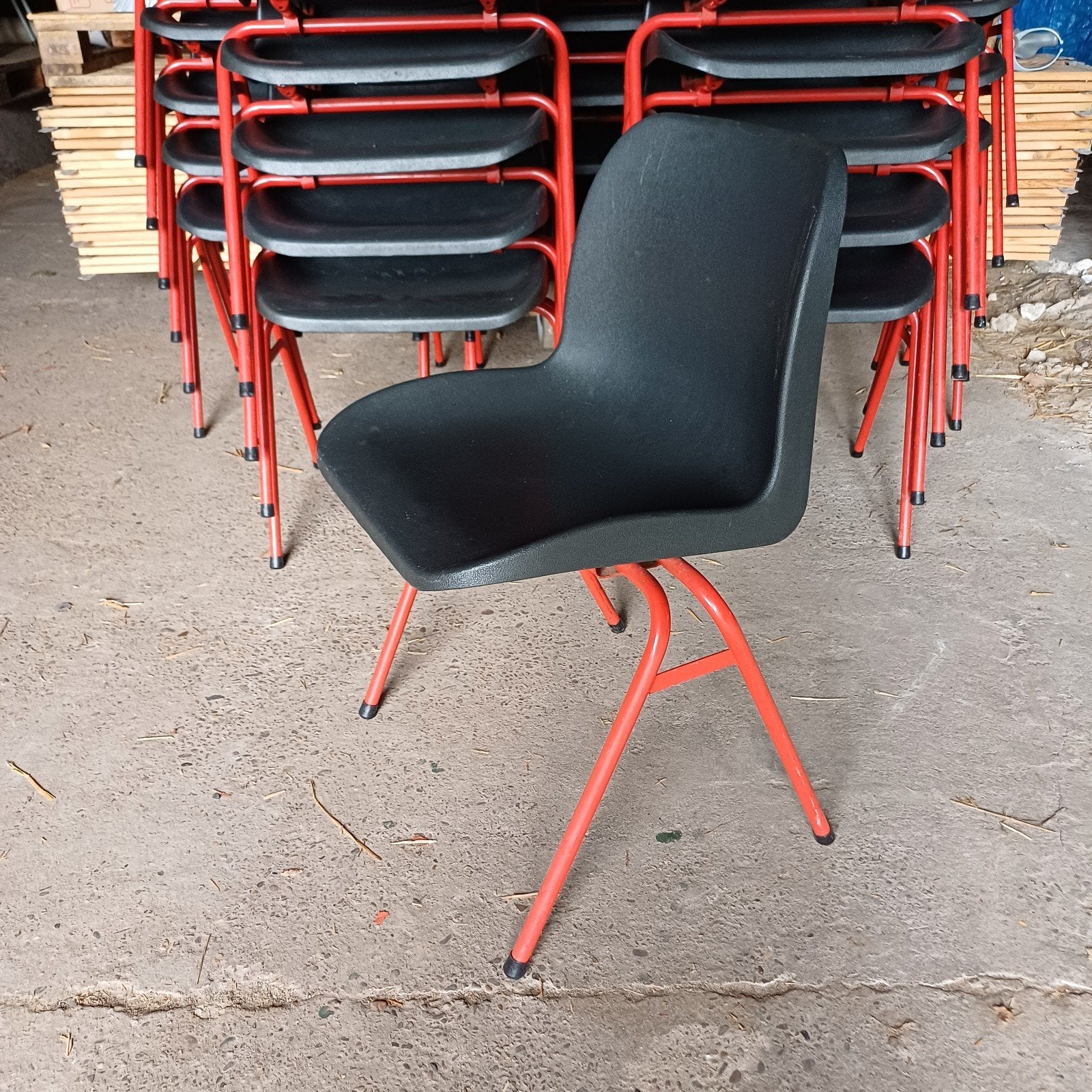 27 x vintage design stoelen partij kantine stoelen, Ophalen, Gebruikt, Bruin, Vijf, Zes of meer stoelen