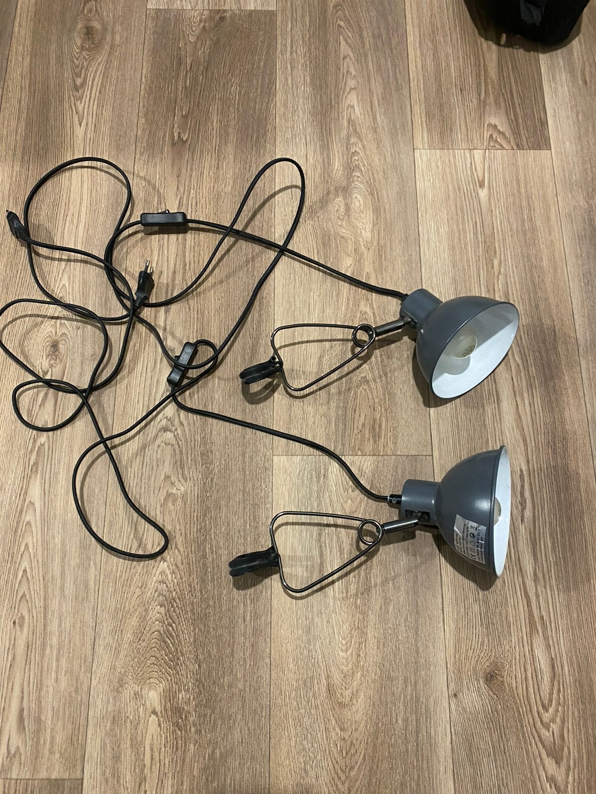 2 grijze lampjes, Ophalen of Verzenden, Zo goed als nieuw, E27 (groot), Led-lamp