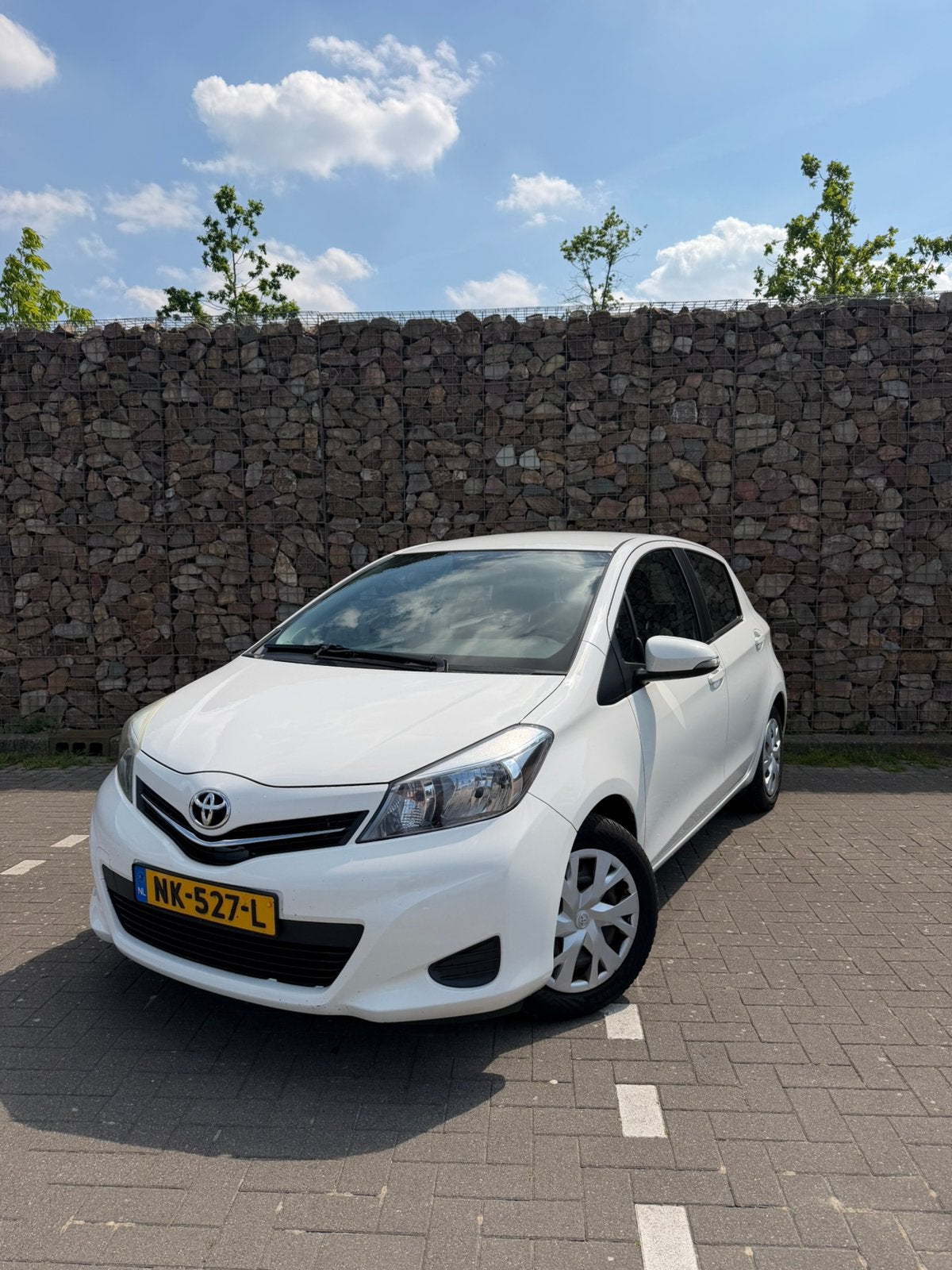 Toyota Yaris 1.3 VVTi 5D Camera 6Versnellingen 2012 trekhaak, Auto's, Toyota, Voorwielaandrijving, Euro 5, 40 €/maand, 4 cilinders