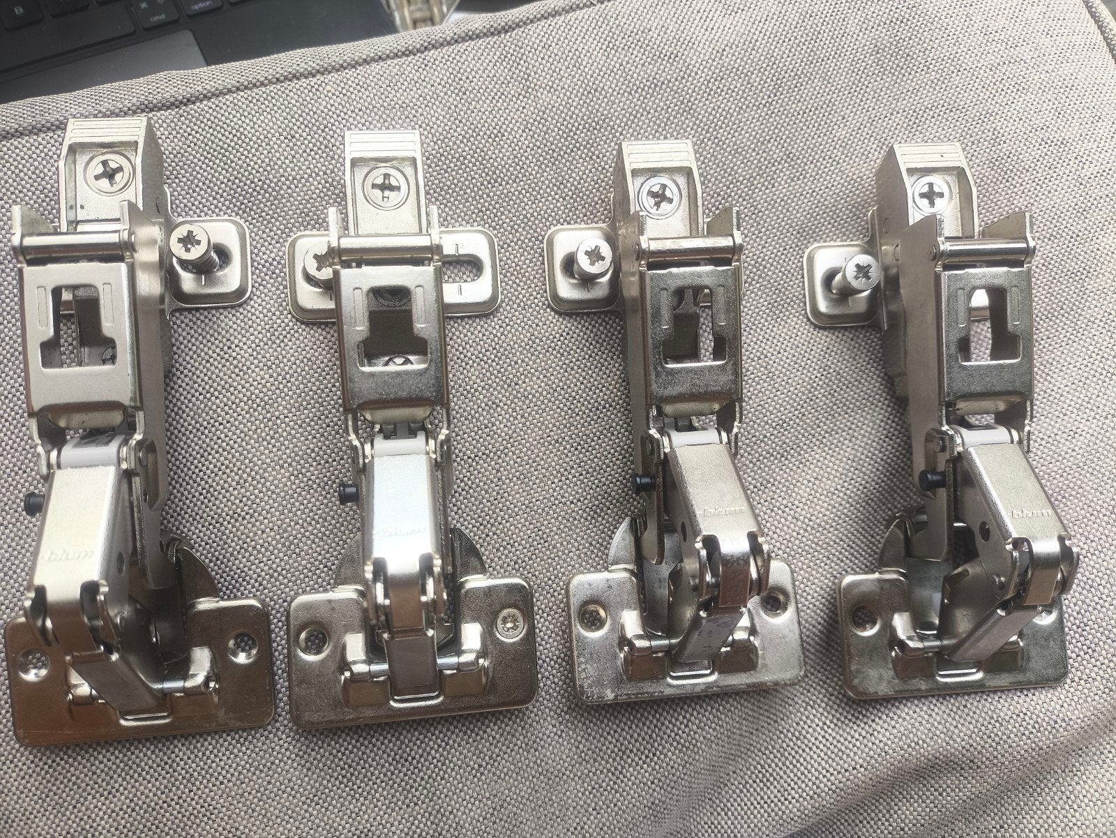 Blum 70.655-01.01 Scharnieren - Cabinet hinge, Ophalen of Verzenden, Gebruikt, Rvs, Scharnier