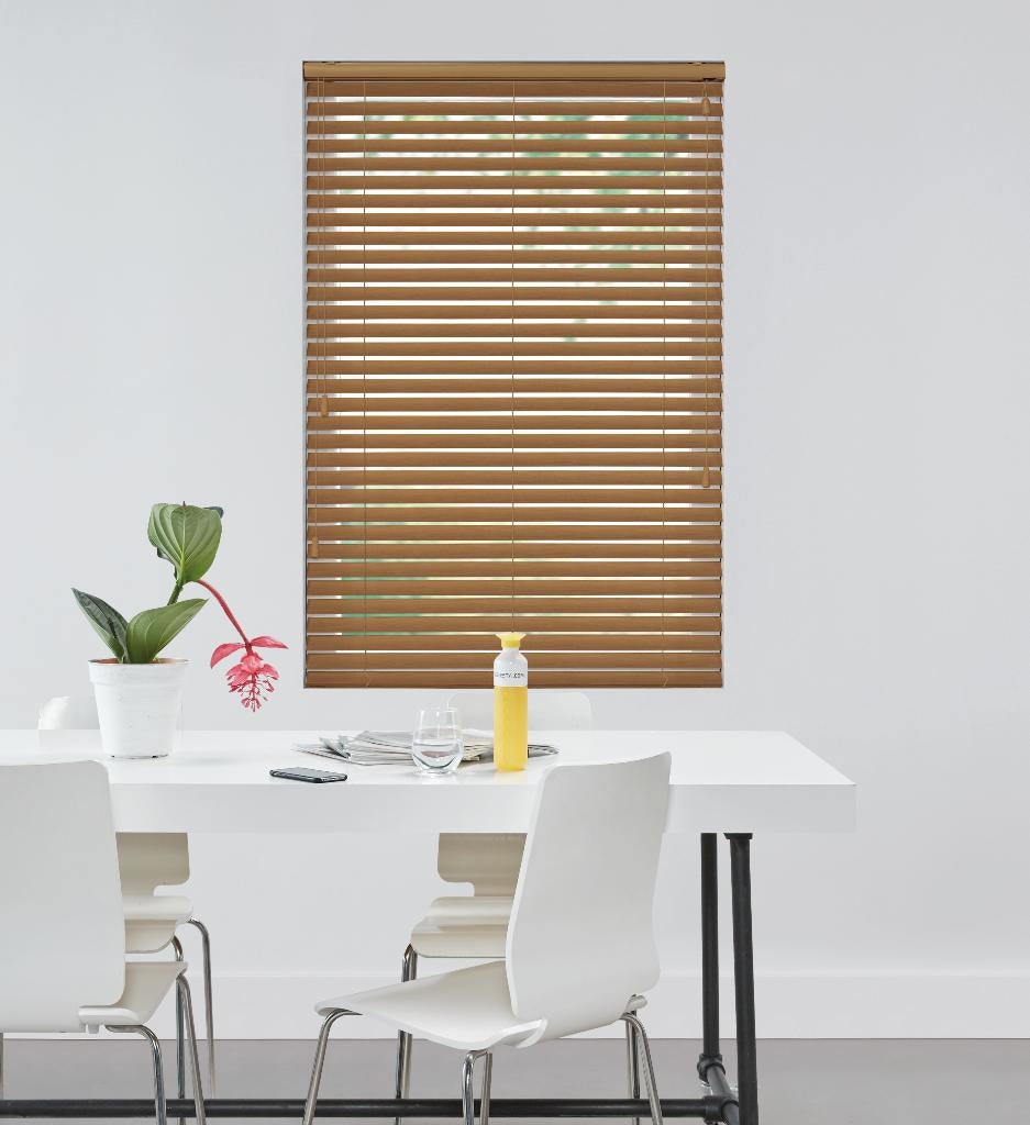 Houten jaloezie met privacysluiting, Ophalen, Bruin, 100 tot 150 cm, 50 tot 100 cm