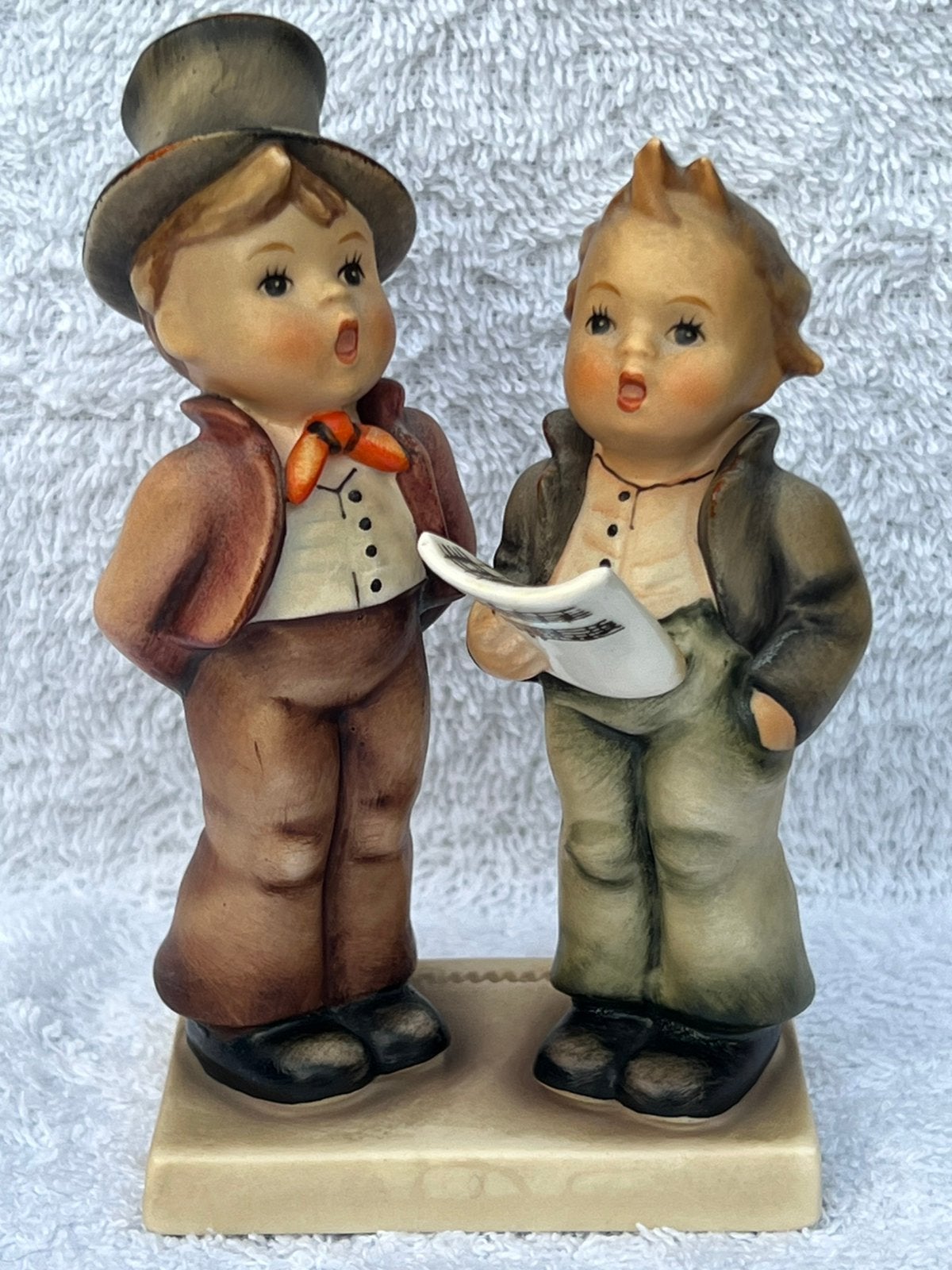 MJ Hummel nr. 130, Zingende jongens, Ophalen of Verzenden, Gebruikt, Hummel