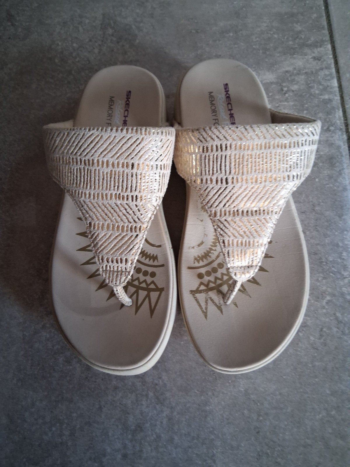 Skechers Memory Foam Slippers Maat 39, Kleding | Dames, Schoenen, Slippers, Skechers, Beige, Ophalen of Verzenden
