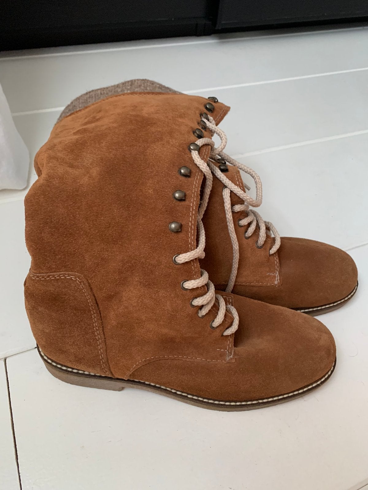 Prachtige suede laarzen mt 38 met echt schapenvacht, Ophalen of Verzenden, Zo goed als nieuw, Bruin, Hoge laarzen