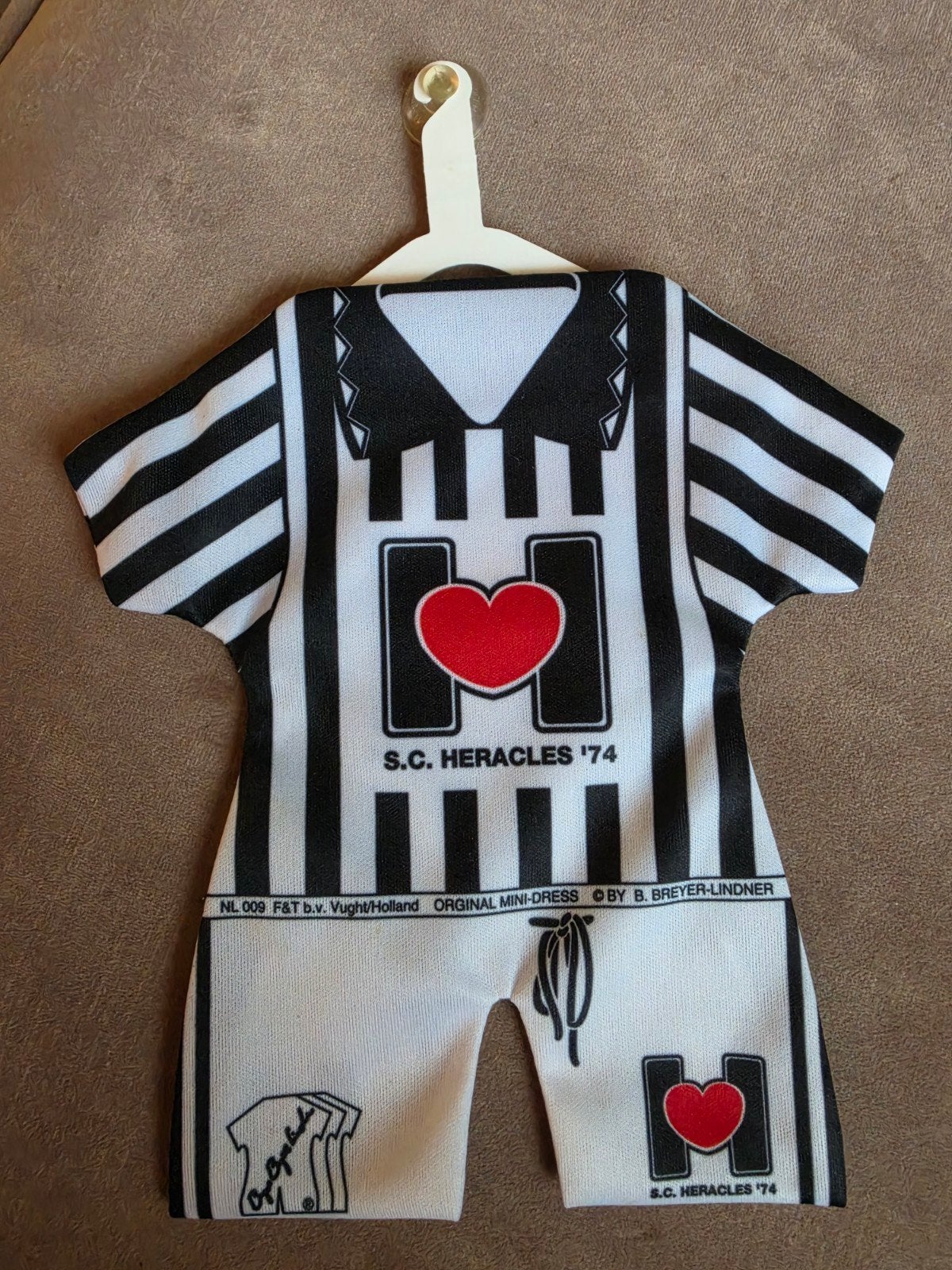 S.C. Heracles '74 Mini-dress seizoenen 1994-1996, Verzenden