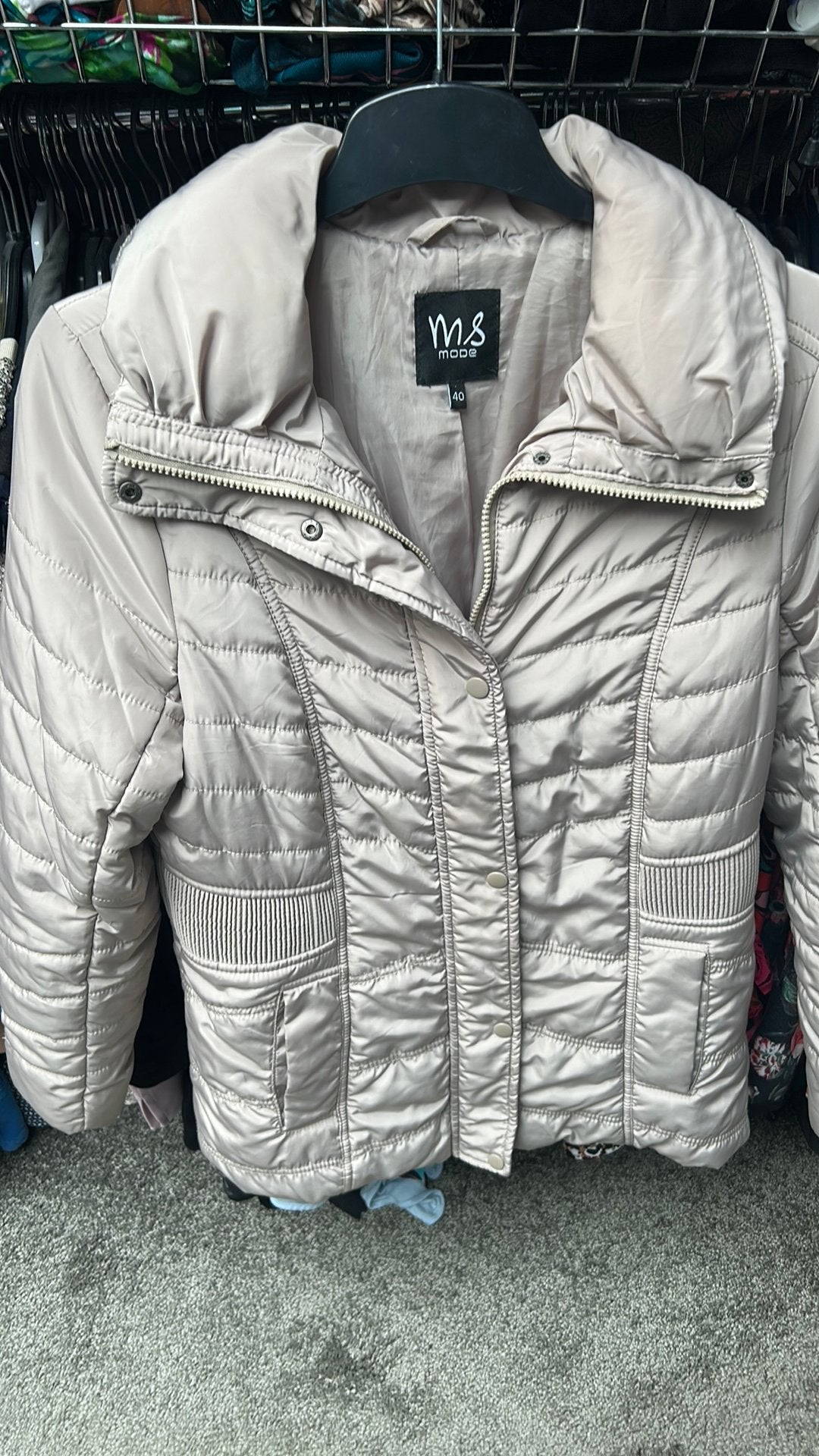Prachtige beige winterjas van MS Mode maat 40, Kleding | Dames, Jassen | Winter, Ophalen, Zo goed als nieuw, Maat 38/40 (M), Beige