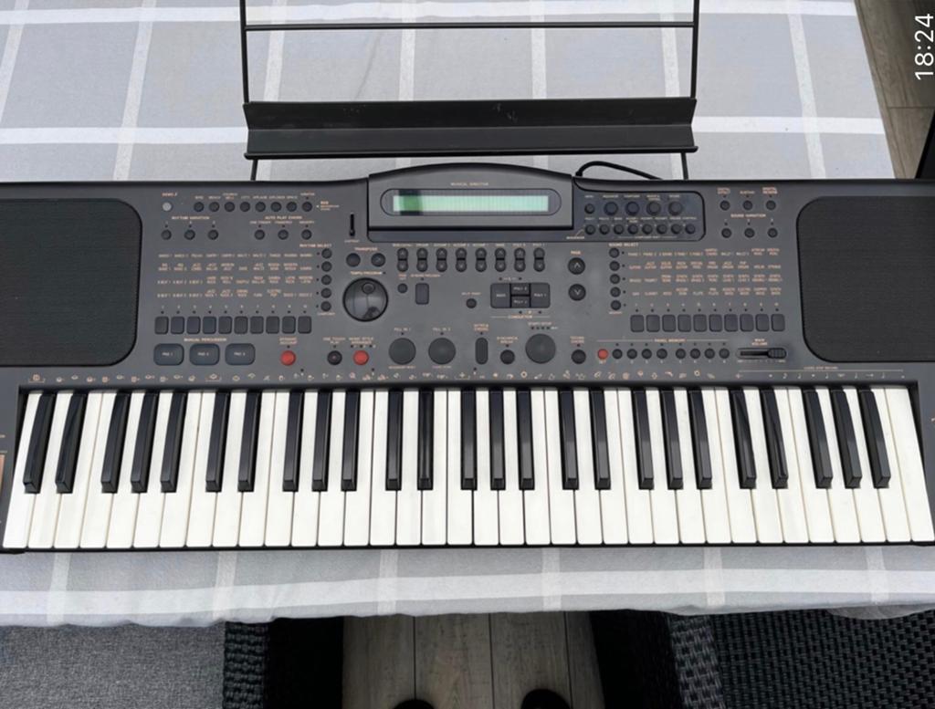 Keyboard met standaard en div. Muziek boeken, Muziek en Instrumenten, Keyboards, Ophalen, 61 toetsen, Zo goed als nieuw, Met standaard