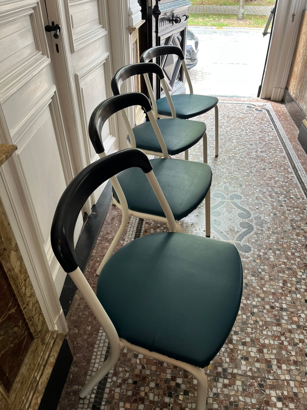 VINTAGE STOELEN 4 STUKS CRASSEVIG STIJL ITALIA ZGSTAAT, Ophalen