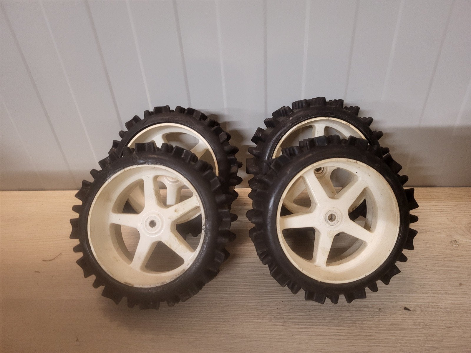 Fg wielen, Ophalen of Verzenden, Overige schalen, Benzine, Onderdeel