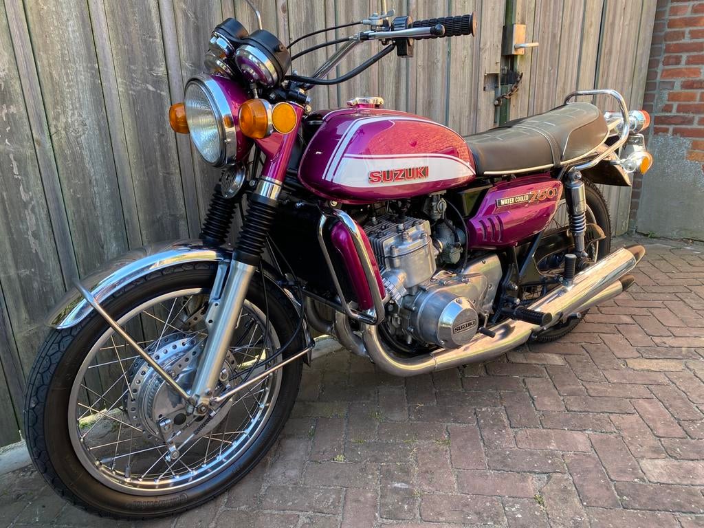Triumph oldtimer motorfietsen en suzuki GT 750, Motoren, 2 cilinders, Motorrijbewijs A, Gebruikt, Particulier