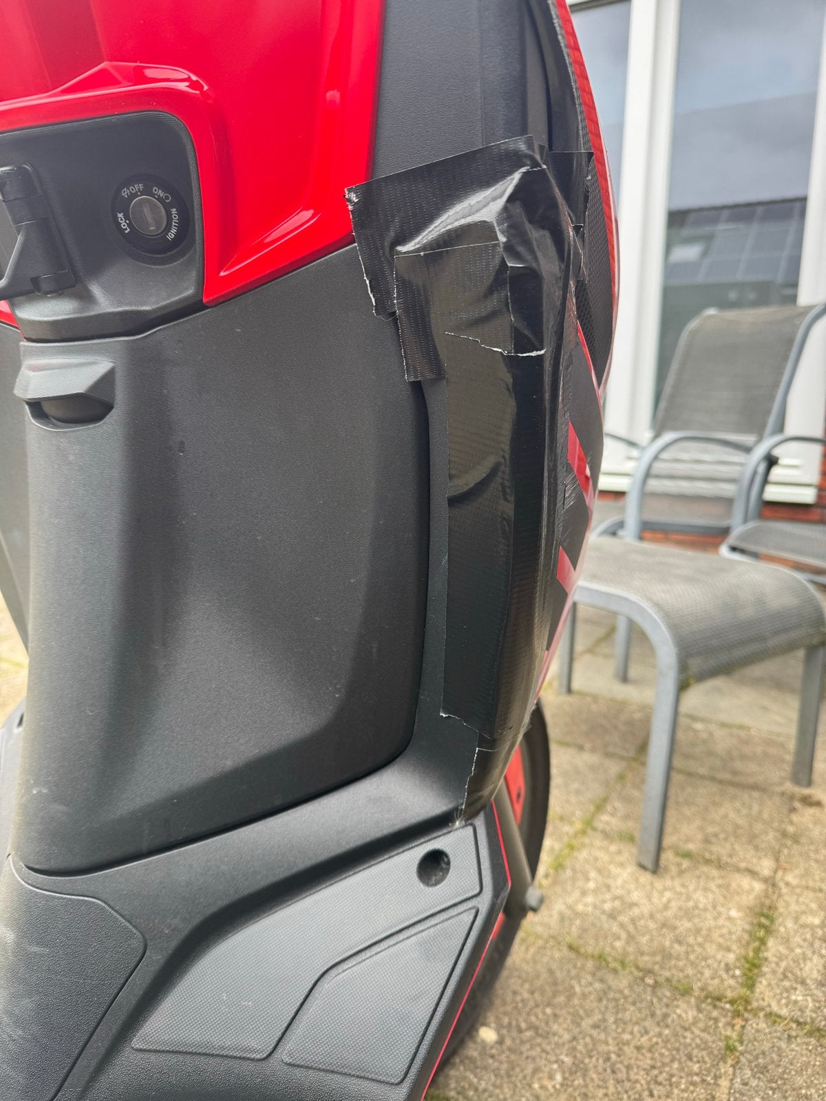 Aprilia Kleine schade, rijdt perfect!, Fietsen en Brommers, Scooters | Aprilia, Ophalen, Gebruikt, Overige modellen, Maximaal 45 km/u