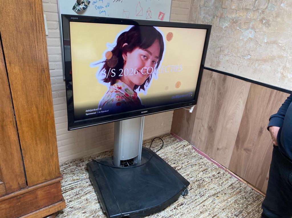 Tv sharp aquos 55 inch verrijdbare hoogte verstelbare poot, Audio, Tv en Foto, Televisies, Ophalen, 100 cm of meer, 50 Hz, Sharp