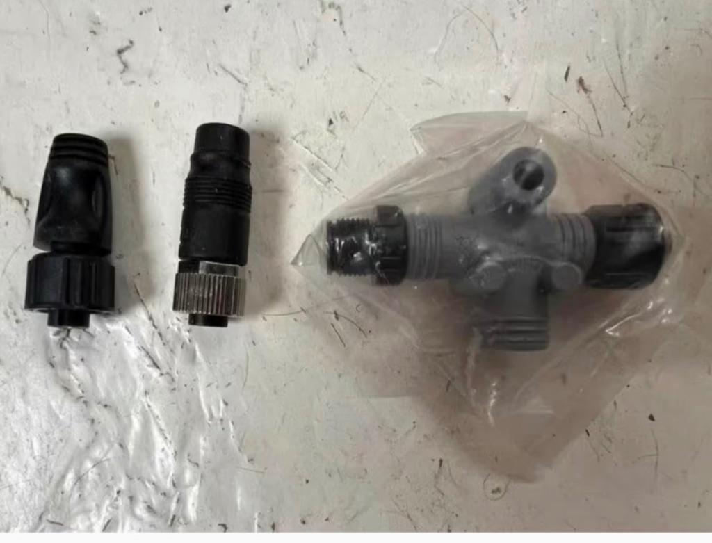 NMEA 2000 onderdelen, 2 eindweerstanden en 3 weg splitter, Ophalen, Nieuw
