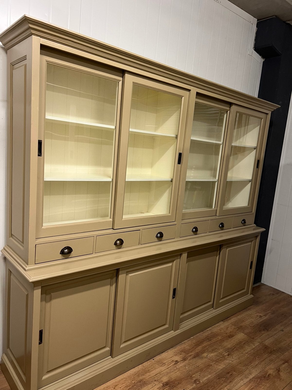 Foto 5 van buffetkaste / winkelkast /vitrinekast /servieskast