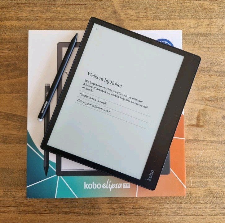 Kobo Elipsa 2E e-reader met stylus en SleepCover, Computers en Software, Bluetooth, Kobo, Ophalen of Verzenden, Zo goed als nieuw