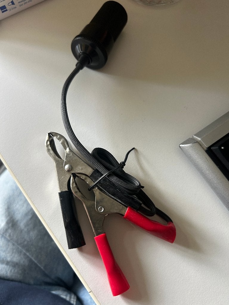 12V Car Battery Terminal Clip-on socket adapter, Auto diversen, Autospeakers, Gebruikt, Ophalen of Verzenden