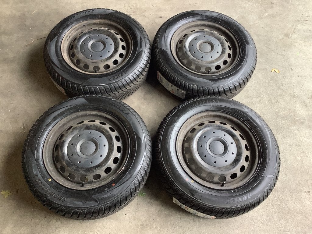 Volkswagen Caddy, Golf 15 inch stalen velgen + Winterbanden, Auto-onderdelen, Gebruikt, 15 inch, Info@velgenset.nl, Nederland