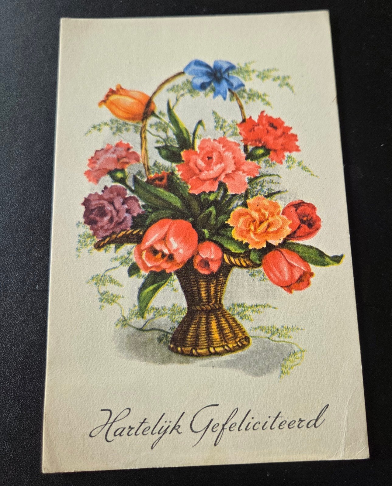 Vintage Ansichtkaart: Hartelijk Gefeliciteerd met Bloemen, Verzamelen, Verzenden, 1940 tot 1960, Gelopen, Overige thema's
