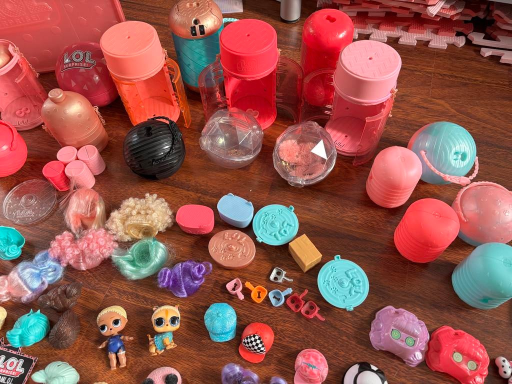 Grote collectie LOL poppetjes met accessoires, Ophalen of Verzenden, Zo goed als nieuw, Overige typen