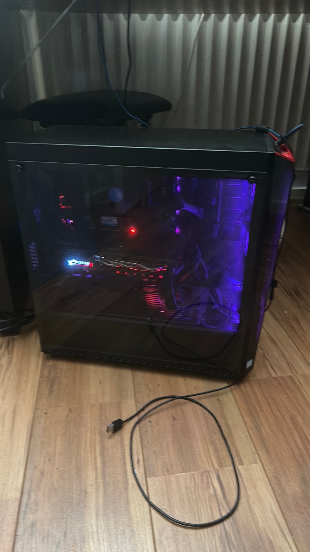 Pc + setup, Ophalen of Verzenden, Zo goed als nieuw, Gaming, HDD