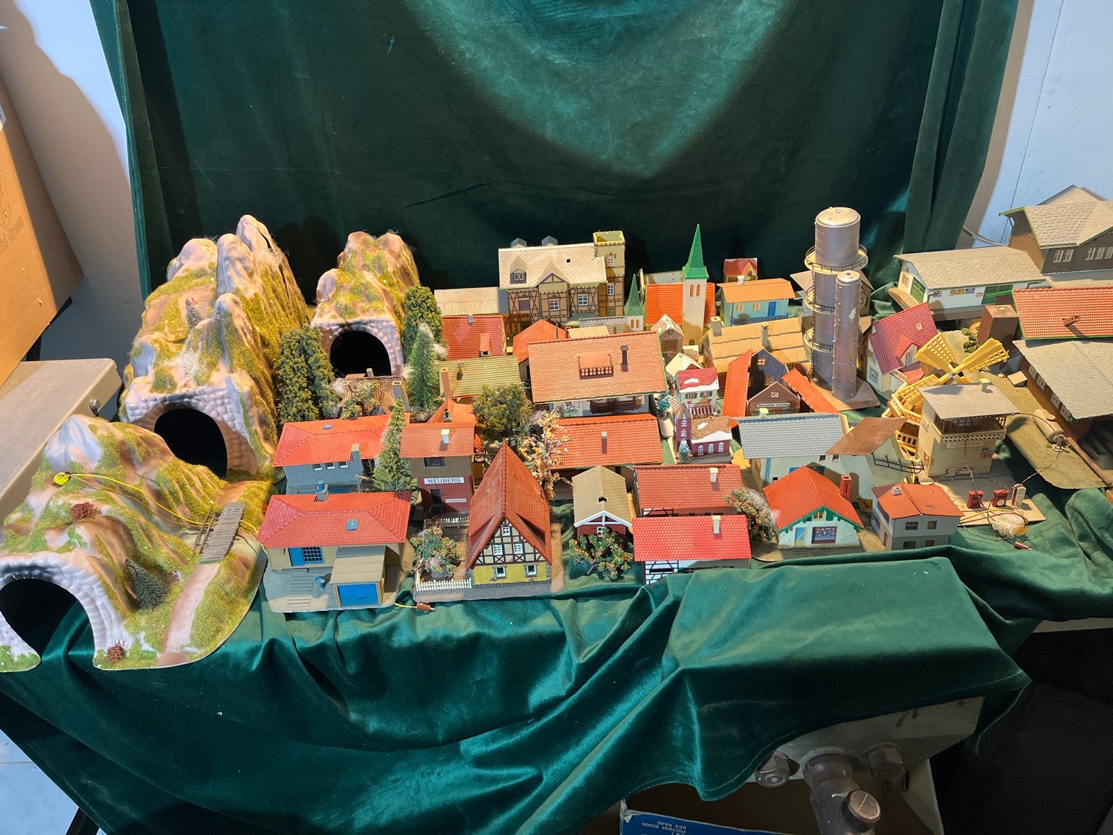 Grote verzameling modelbouw huizen en landschap, Ophalen of Verzenden, Gebruikt, 1:50 tot 1:144