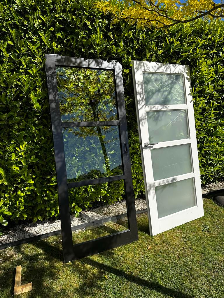 Binnendeuren: Schuifdeur (zwart glas) & Opdekdeur (wit mat g, Ophalen, Gebruikt, 80 tot 100 cm, Binnendeur