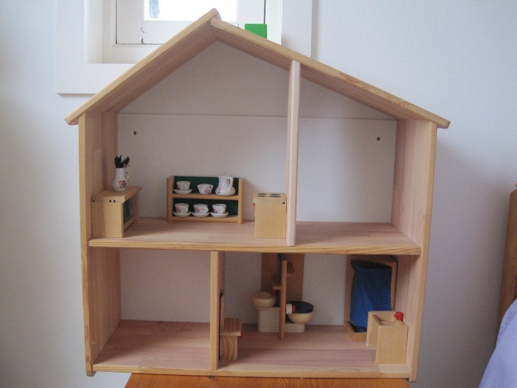 Ikea Poppenhuis Massief Hout met Meubels en Servies, Kinderen en Baby's, Speelgoed | Poppenhuizen, Ophalen of Verzenden, Zo goed als nieuw