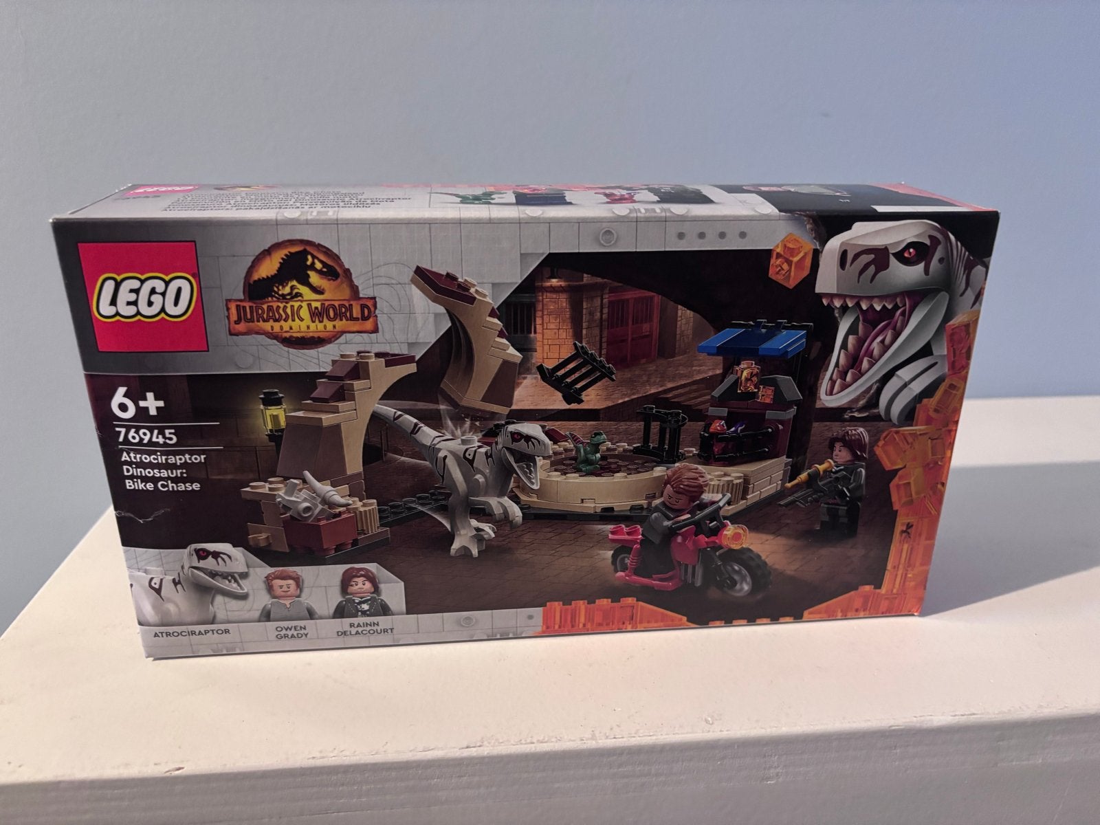 LEGO Atrociraptor Dinosaur: Bike Chase 76945 Nieuw, Jurassic World, Lego, Nieuw, Ophalen of Verzenden