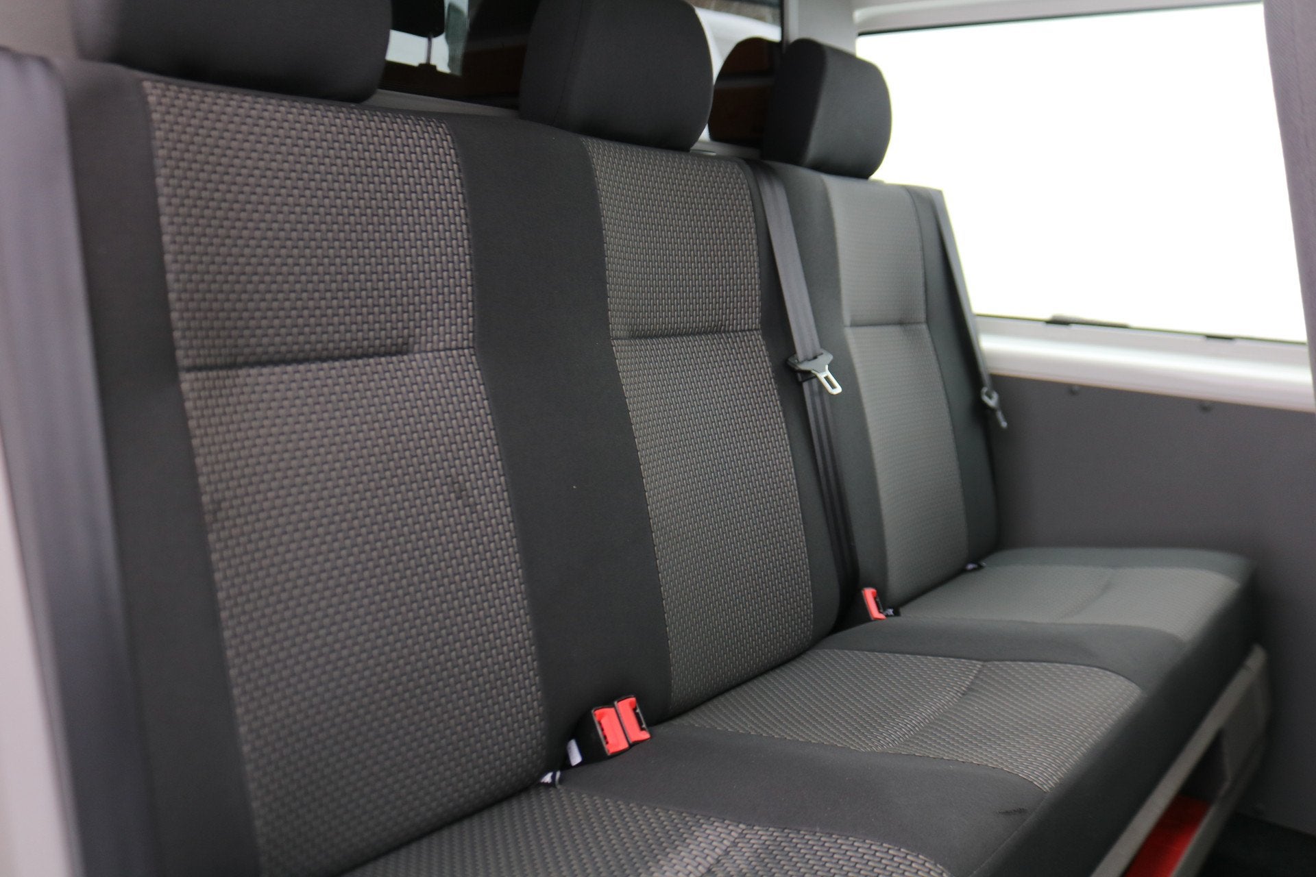 Volkswagen Transporter 2.0 TDI L2 H1 DC 150pk Airco Navigati, Auto's, Voorwielaandrijving, Gebruikt, Euro 6, 4 cilinders