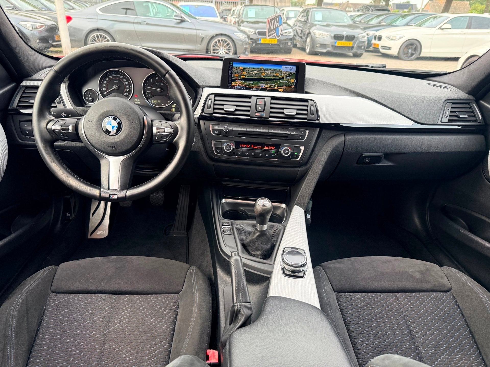 BMW 3-serie Touring 316i Executive M Sport|Nieuwe Ketting +, Auto's, Dealer onderhouden, Gebruikt, 4 cilinders, Alcantara