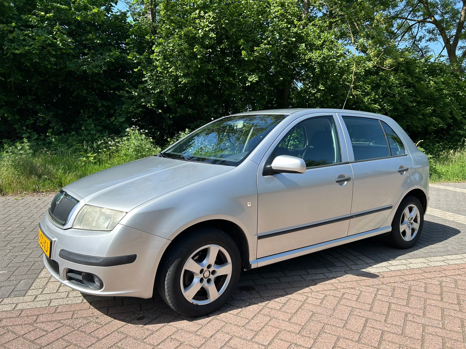 Skoda Fabia 1.4 55KW 2006 Grijs ,APK tot 3 jan 2027, Voorwielaandrijving, Zwart, 4 cilinders, Origineel Nederlands