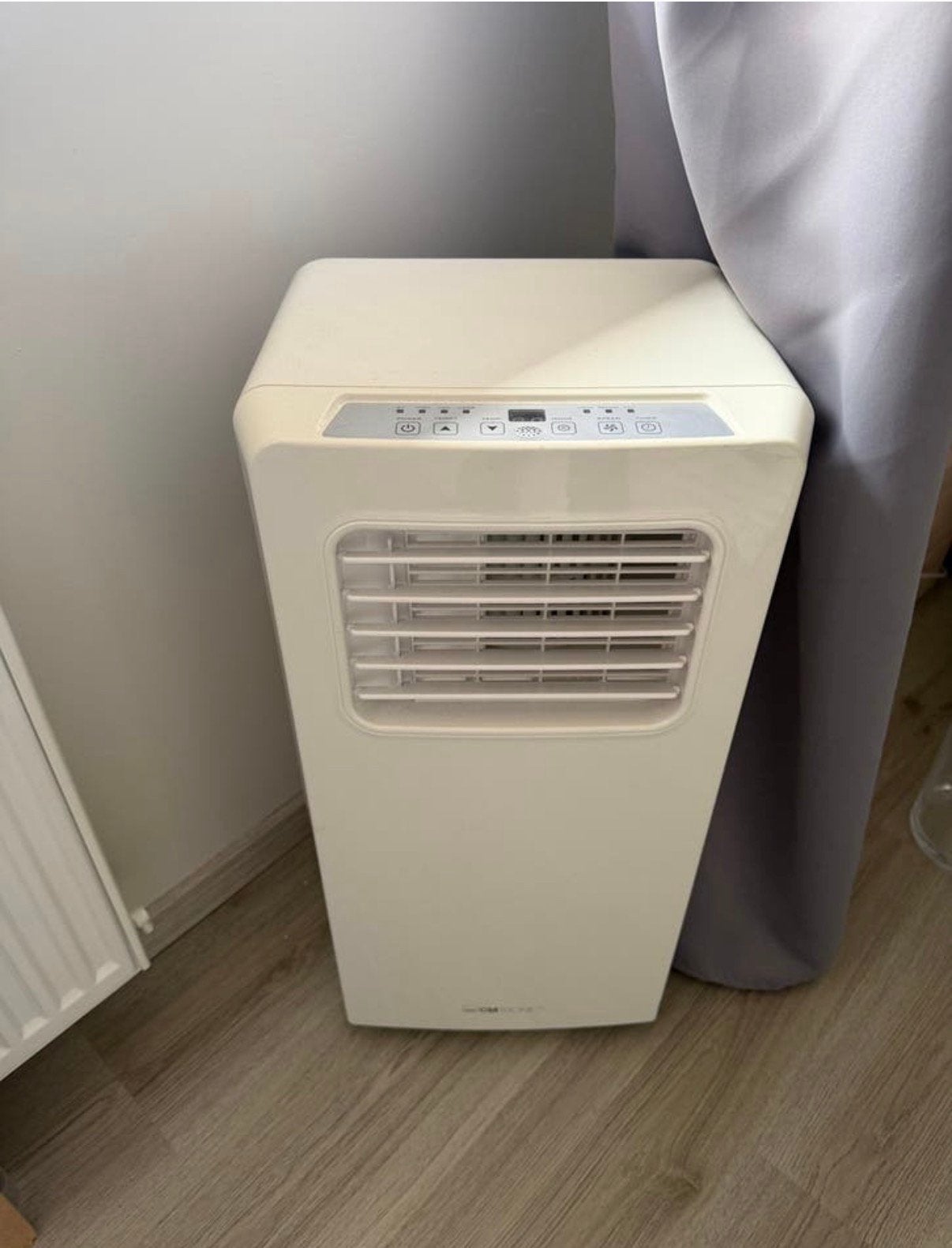 Mobiele airco met plaat voor in raam incl slang, Witgoed en Apparatuur, Airco's, Ophalen, Zo goed als nieuw