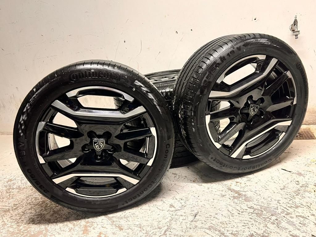 19 Inch Peugeot 3008/5008 Aluvelgen zomerbanden -ALS NIEUW!-, Auto-onderdelen, Banden en Velgen, Gebruikt, Banden en Velgen, 235 mm