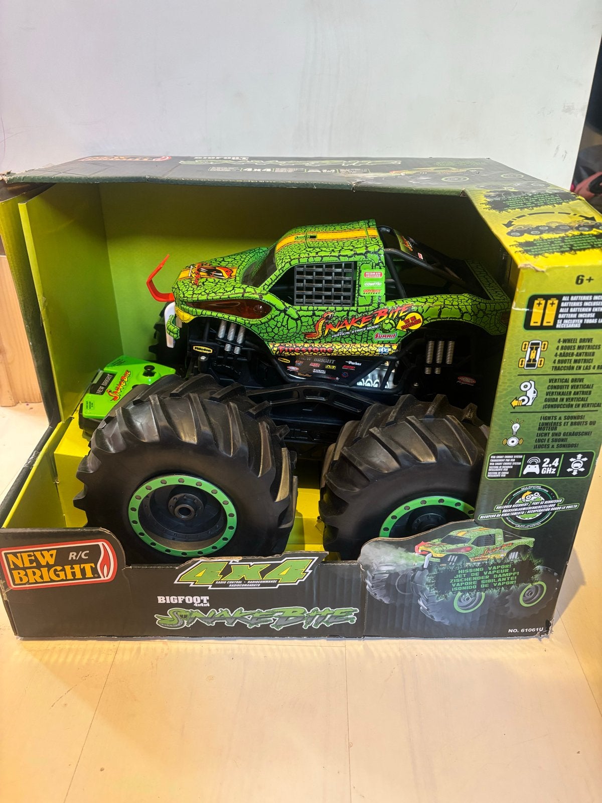 New Bright RC Bigfoot Snakebite 4x4 Monster Truck, Elektro, Auto offroad, Ophalen of Verzenden, Zo goed als nieuw